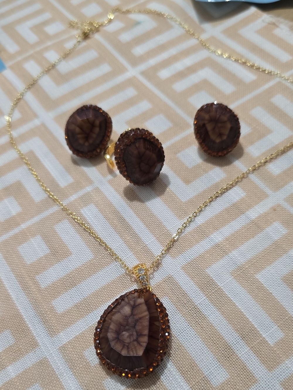Gold-Tone Brown Teardrop Agate Pendant Necklace & Stud Earrings Set